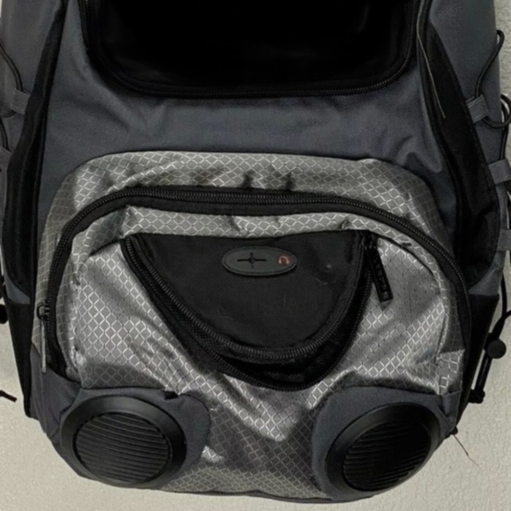 LUNCHPACK | New Leeds Insulated Zip Close Lunch-bag, Speakers, Adjustable Strap - Picture 10 of 14
